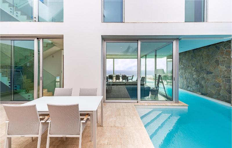 Luxurious Home In Granada - image 9