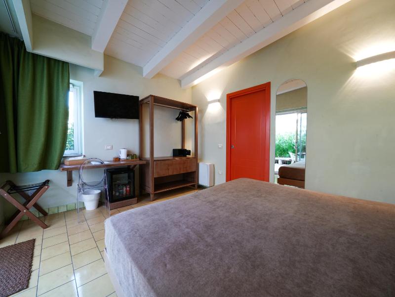 Double Room image 3