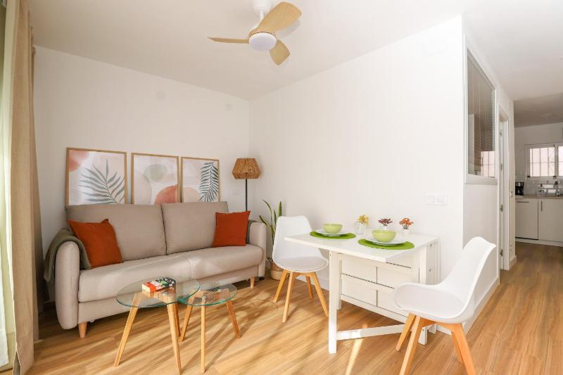 Fuengirola centre renovated beach 200m - image 21