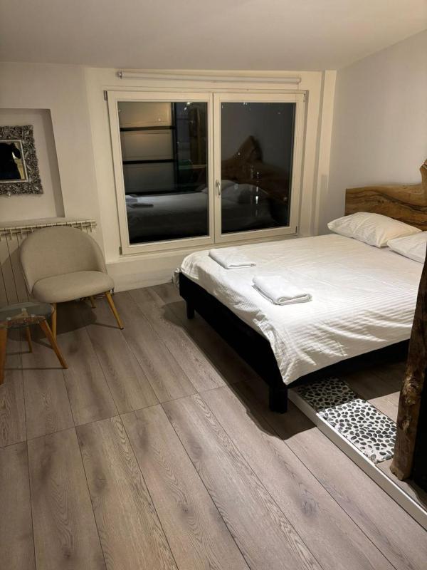 Three-Bedroom Apartment image 4