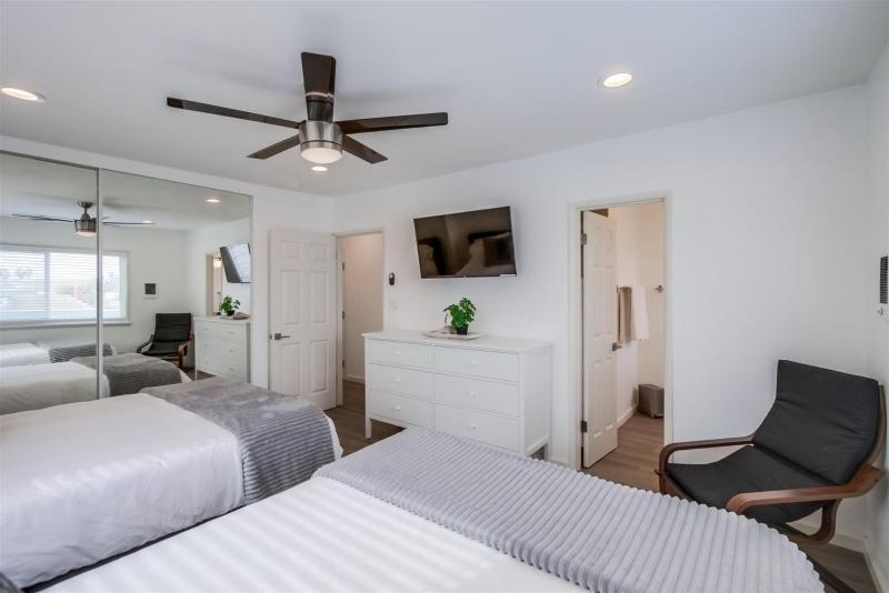 Mermaid's Penthouse - image 7