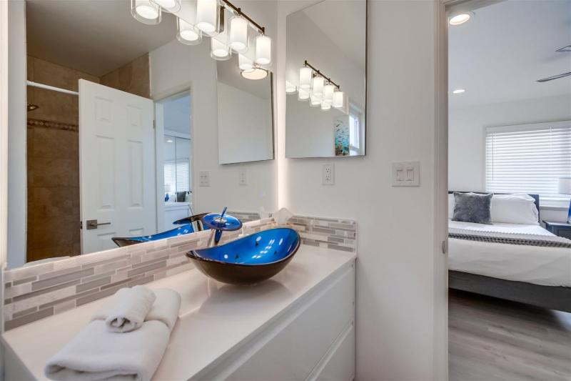 Mermaid's Penthouse - image 15
