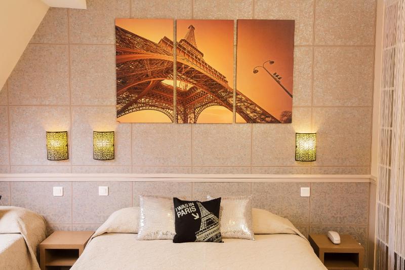 Quadruple Room image 3