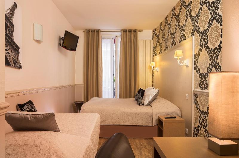 Classic Triple Room image 2