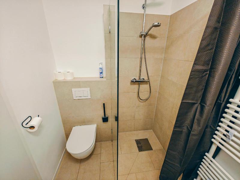 3 Room Downtown Apartment Bilk - image 13