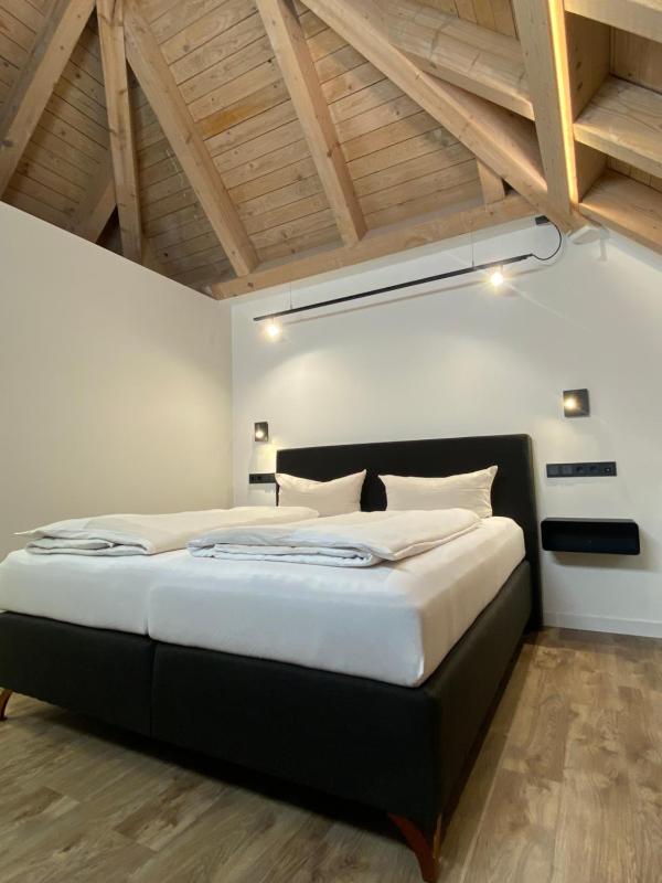 Premium Galerie Two-Bedroom Apartment image 4