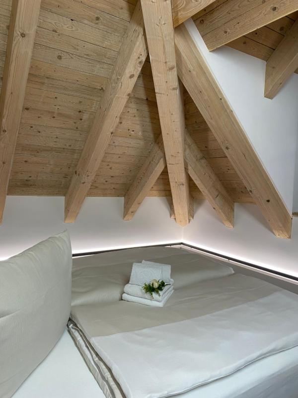 Four Bedroom Chalet Apartment with Balcony image 1