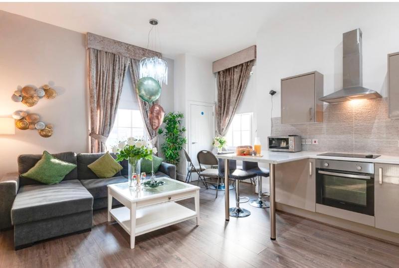 Deluxe Apartment image 1