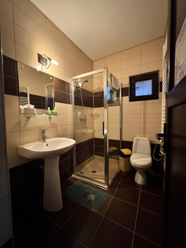 Quadruple Room image 3