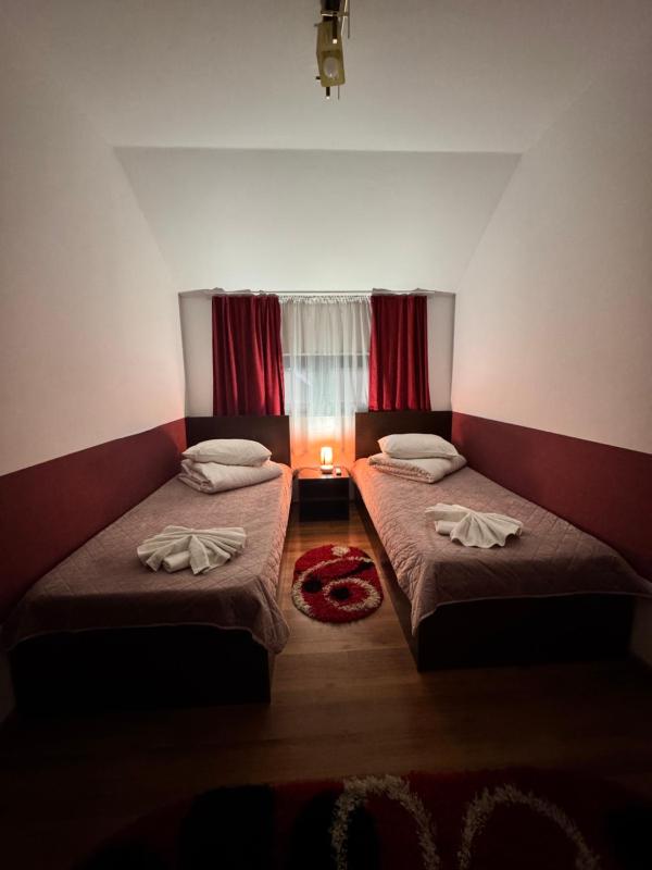 Quadruple Room image 2