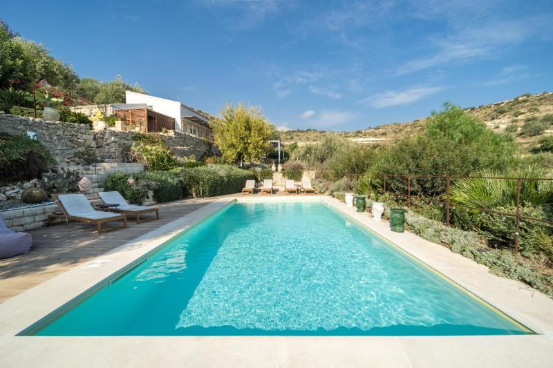 Azalo Country House - image 1