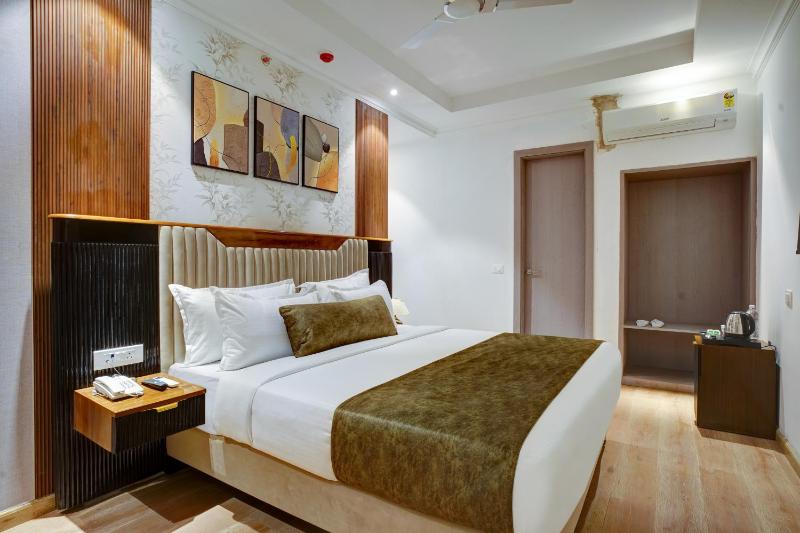 IVA Premium Delhi Airport - FREE Airport Drop - image 13
