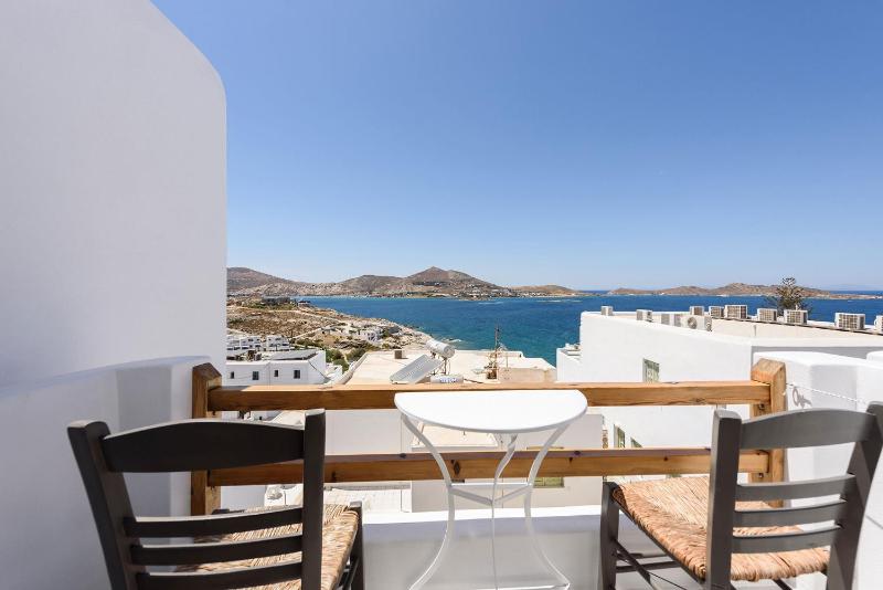 Double Room with Balcony and Sea View image 2