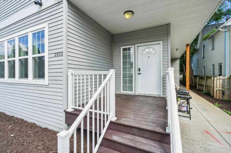 Newly Renovated 5BD 4BA Home near Downtown - image 43