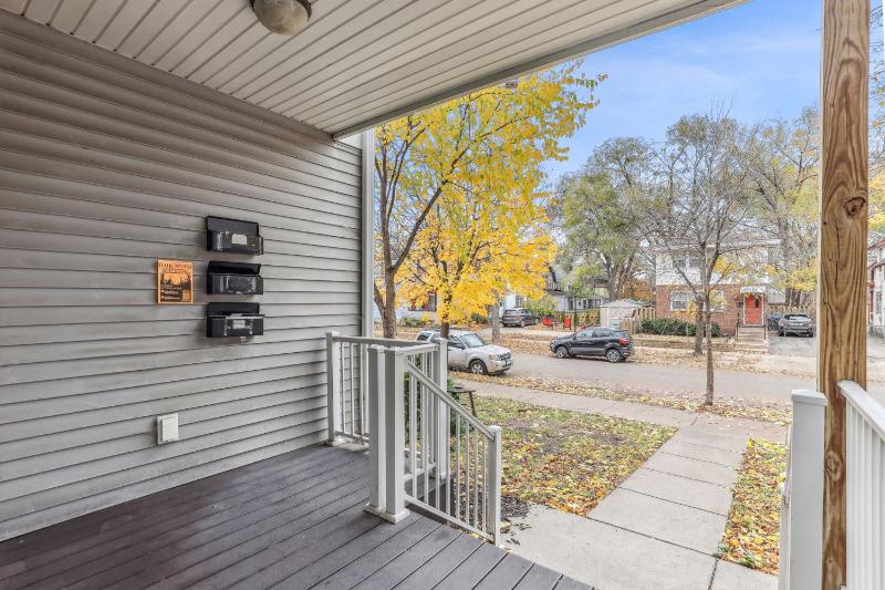 Newly Renovated 5BD 4BA Home near Downtown - image 38