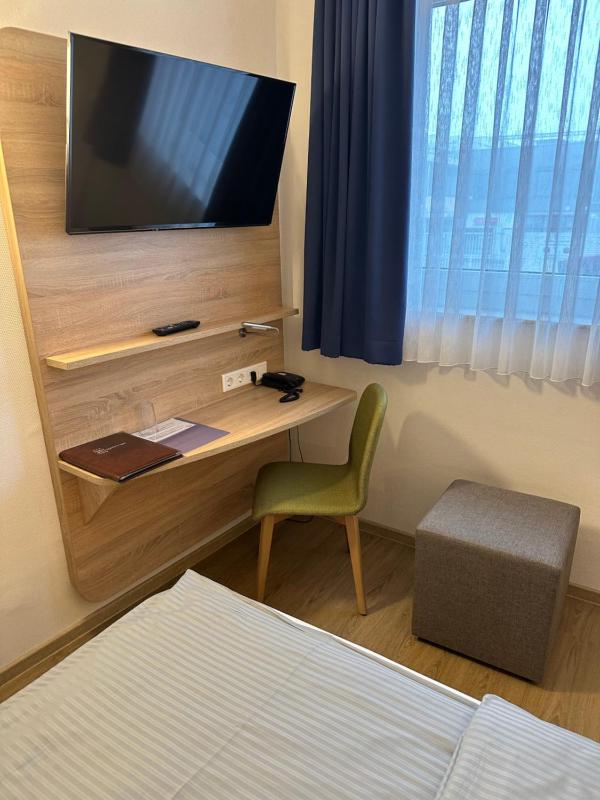 Hotel Am Vogelsanger Weg - image 15