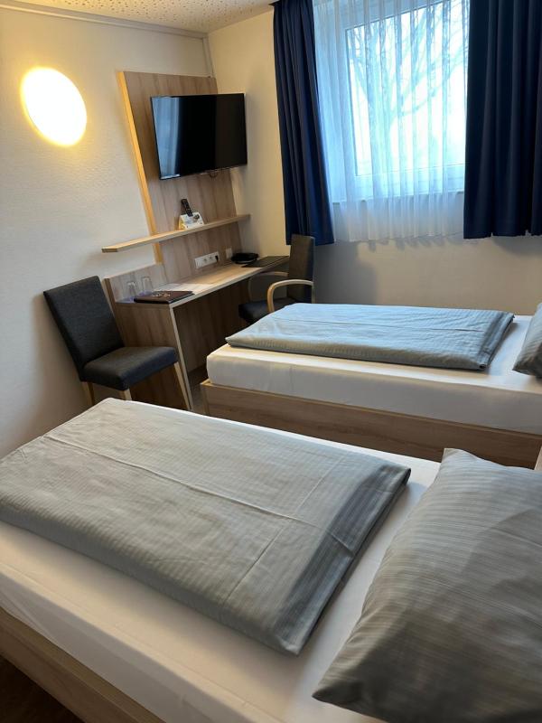Hotel Am Vogelsanger Weg - image 18