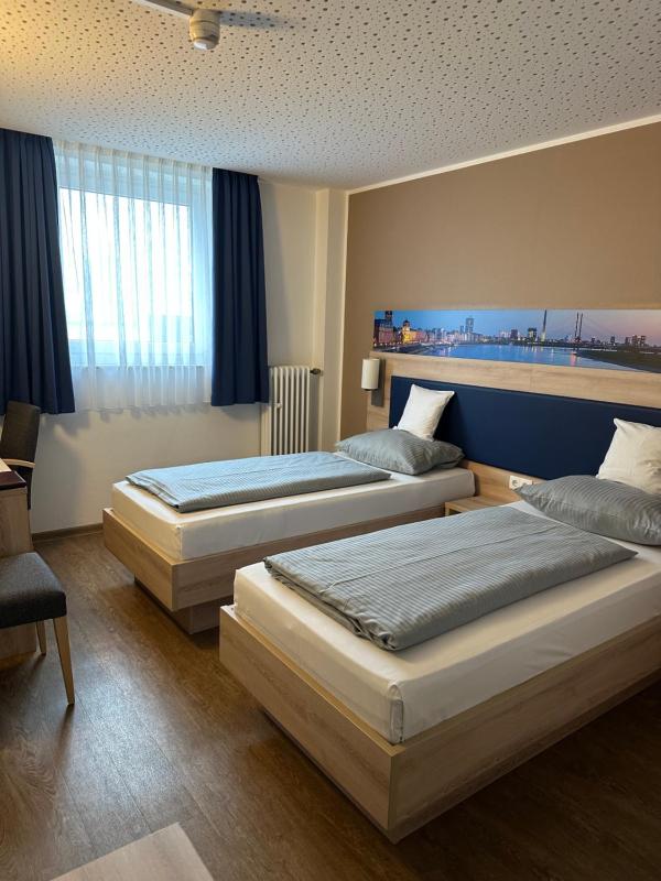 Hotel Am Vogelsanger Weg - image 39