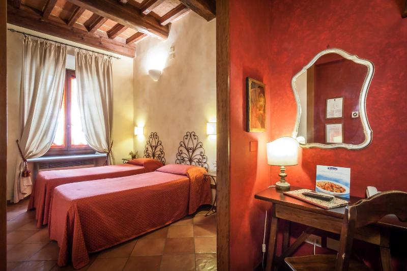 Double or Twin Room image 3