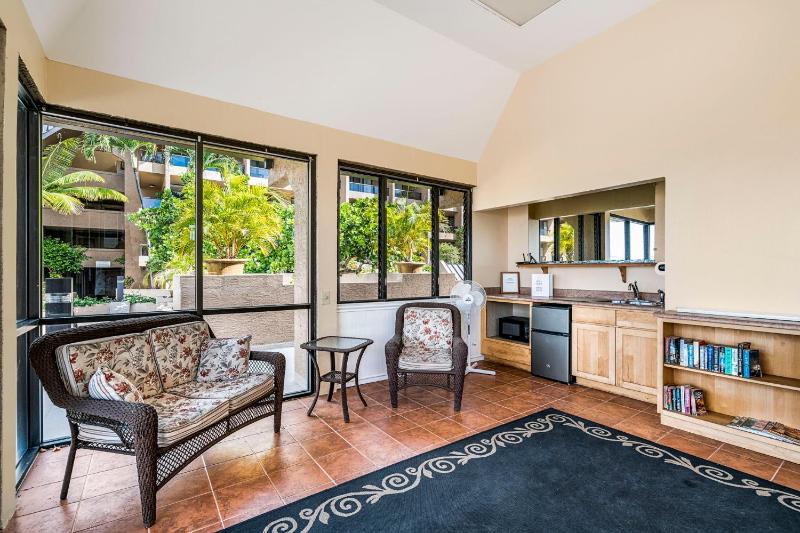 One-Bedroom Apartment image 4