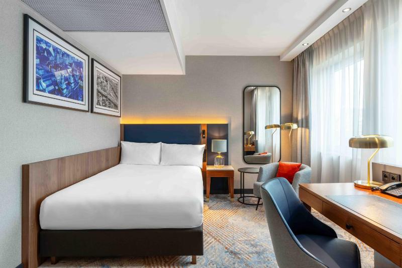 Superior Queen Room image 1