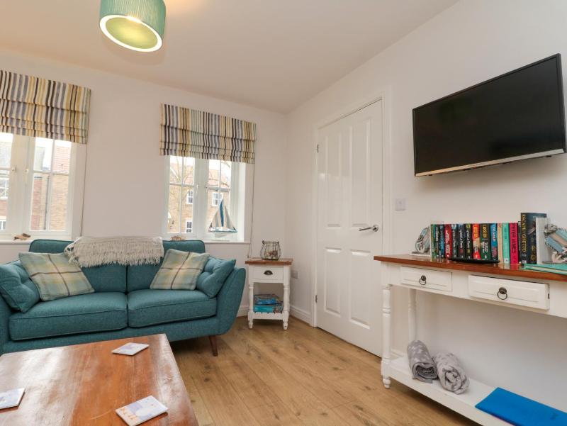 Dotty's Sunshine Cottage - image 37