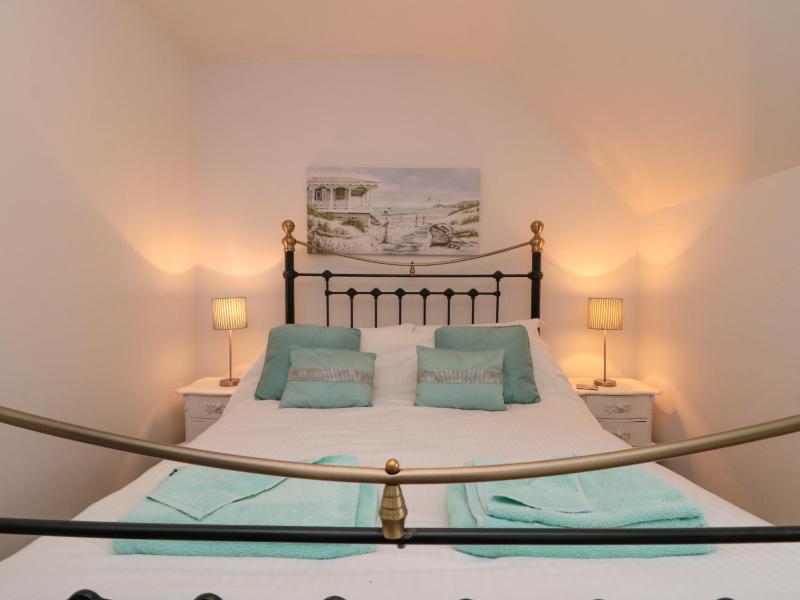 Dotty's Sunshine Cottage - image 31