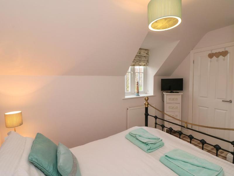 Dotty's Sunshine Cottage - image 28