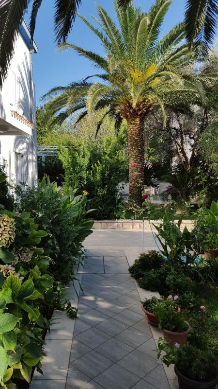 Studio Apartment with Balcony image 2