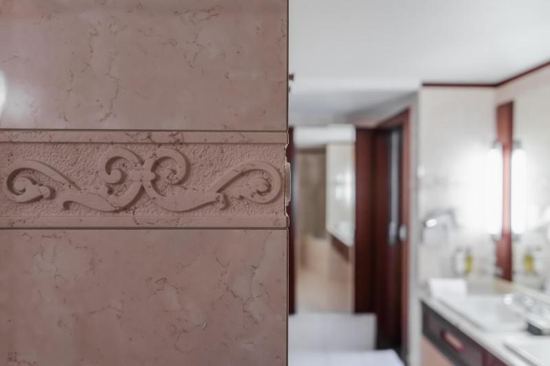 Deluxe Suite image 3