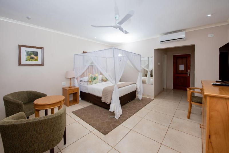 Deluxe Double Room image 2
