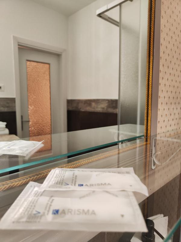 Deluxe Quadruple Room image 3