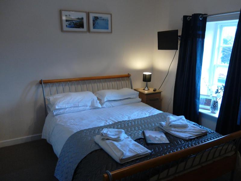 Double Room with Private Bathroom image 2