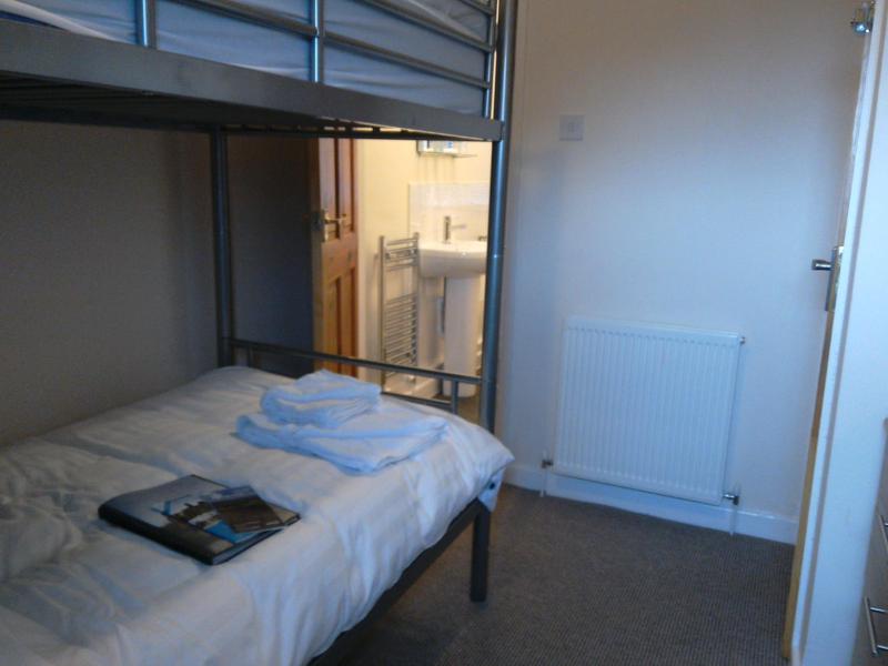 Double Bunk Bed Room image 4