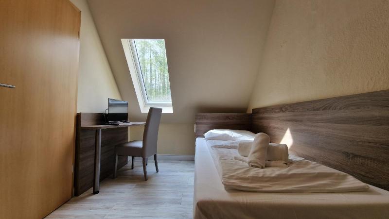 Single Room image 1