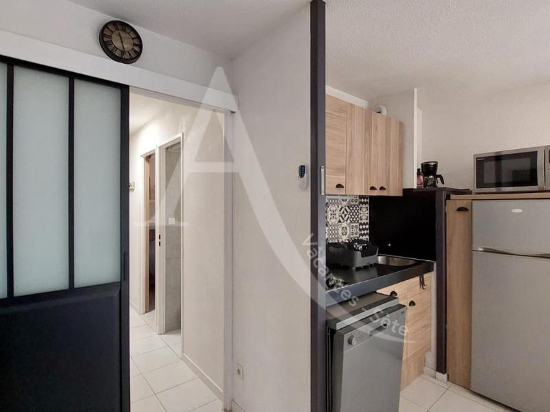 Beau T2 moderne residence avec piscine - Place de parking - image 12