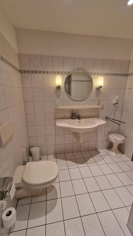 Double Room image 3