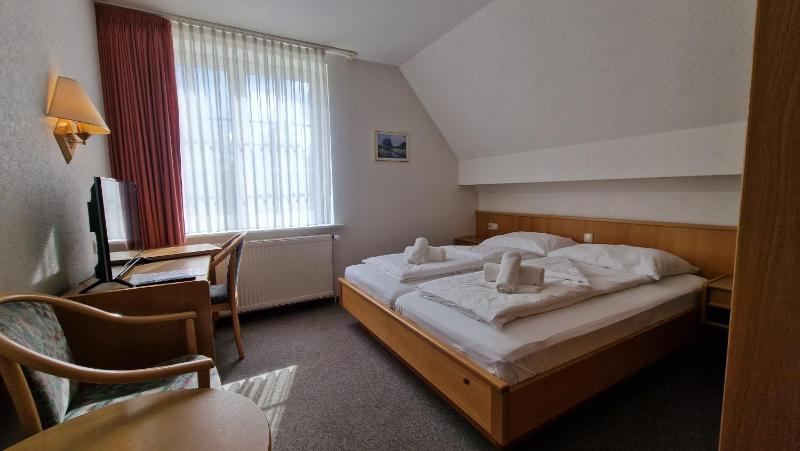 Double Room image 1