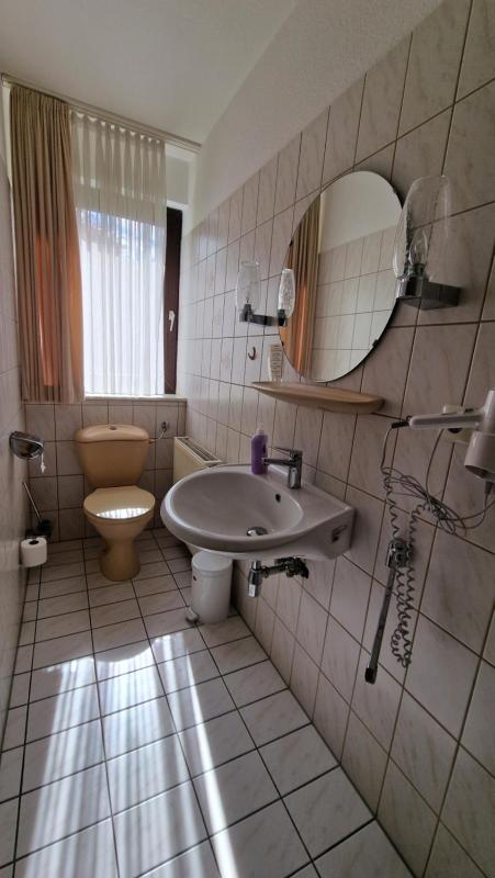 Double Room with Balcony image 4