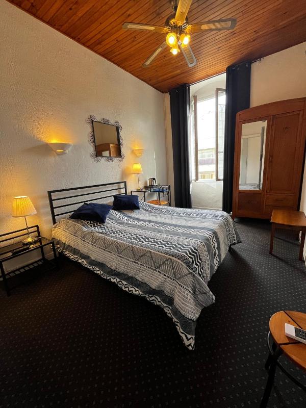 Double Room image 2