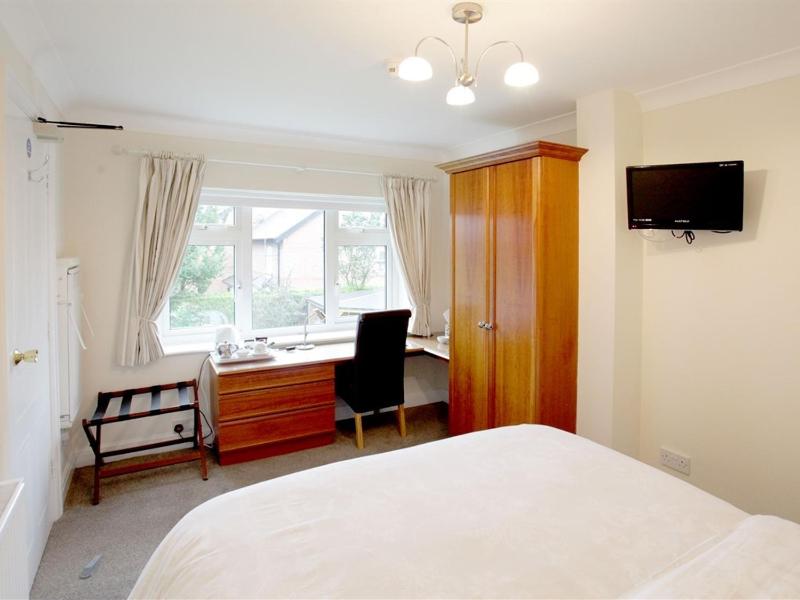 Double Room image 4