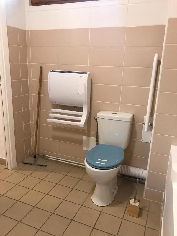 Twin Room image 3