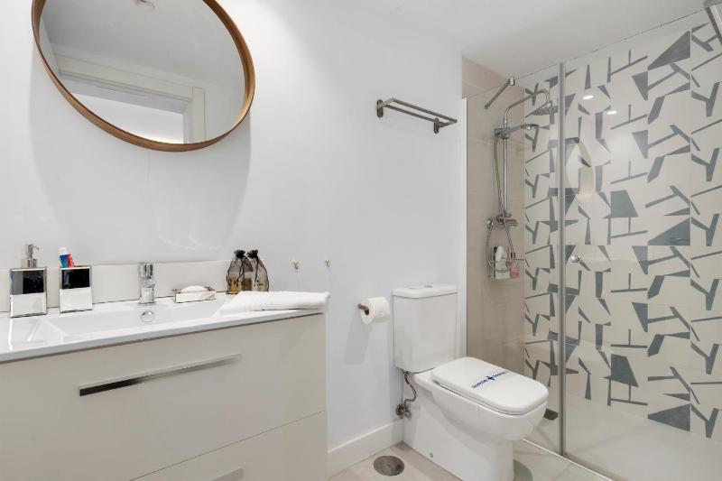 Beautiful Family Apartment by Costarentals- Ref 24 - image 9