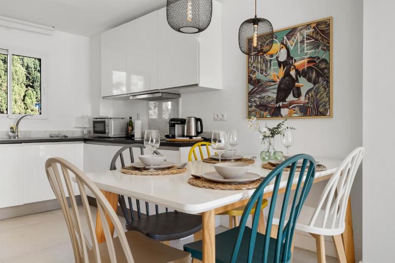 Beautiful Family Apartment by Costarentals- Ref 24 - image 8
