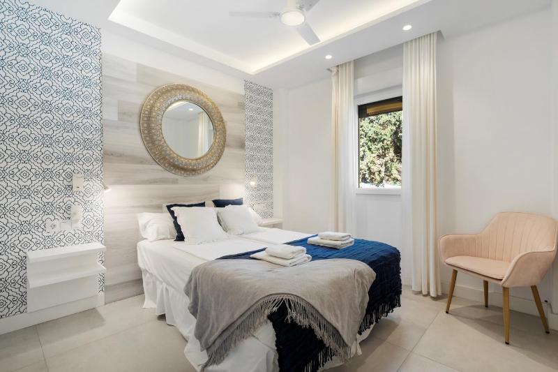 Beautiful Family Apartment by Costarentals- Ref 24 - image 7