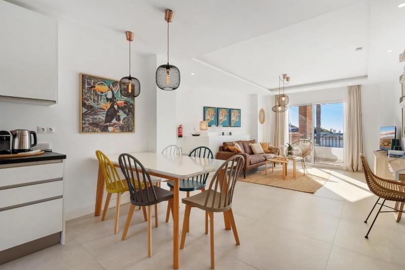 Beautiful Family Apartment by Costarentals- Ref 24 - image 13