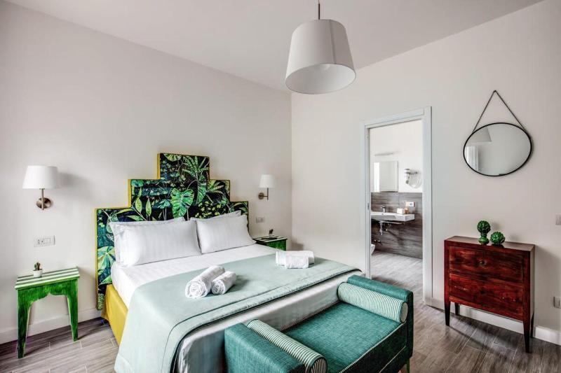 Villa Aprea luxury villa with stunning views and private heated pool - image 24