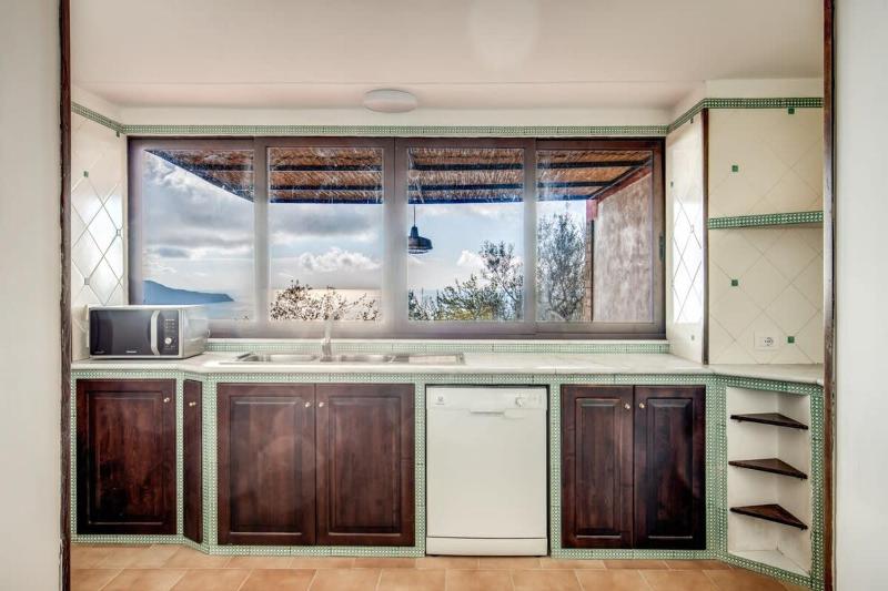 Villa Aprea luxury villa with stunning views and private heated pool - image 16