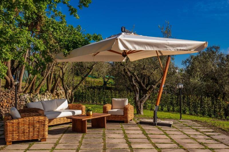 Villa Aprea luxury villa with stunning views and private heated pool - image 12
