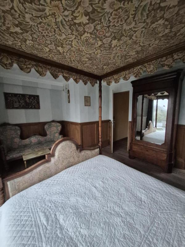 Double Room with Four Poster Bed image 3